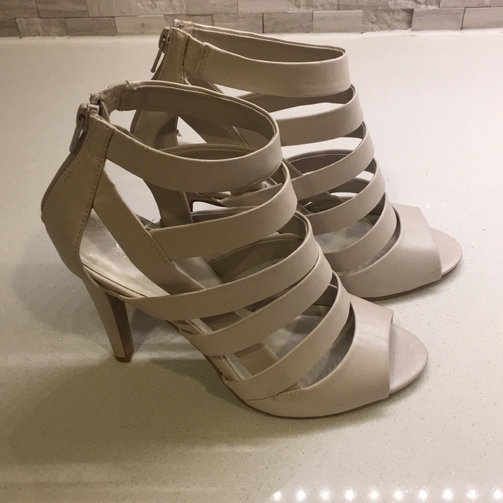 Heels - Picture 3 of 5